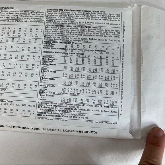 Simplicity Sewing patterns 3823 size 6-14 halter dress - Picture 4 of 6